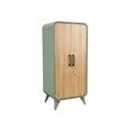 Moderne kast met houten deurtjes en groene afwerking